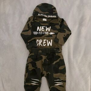 Baby camo outfit